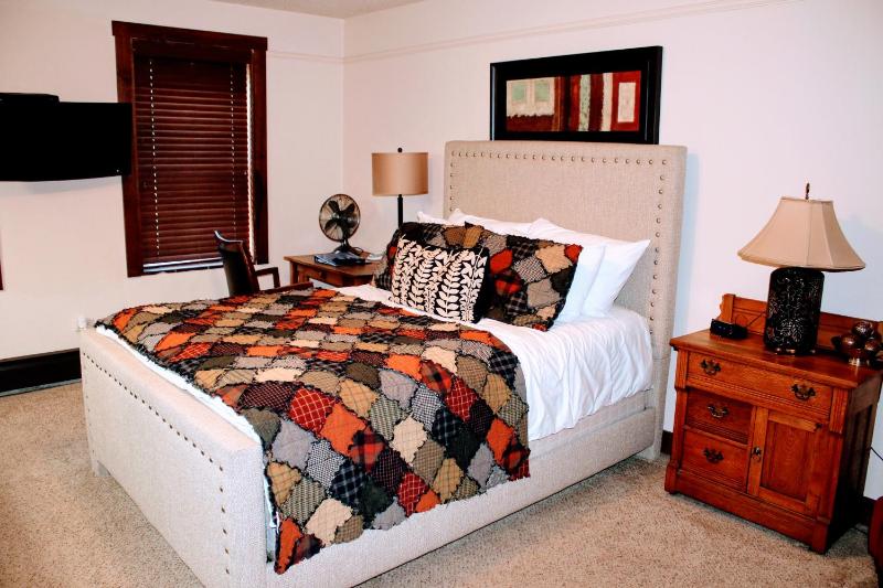 Deluxe Double Room image 3