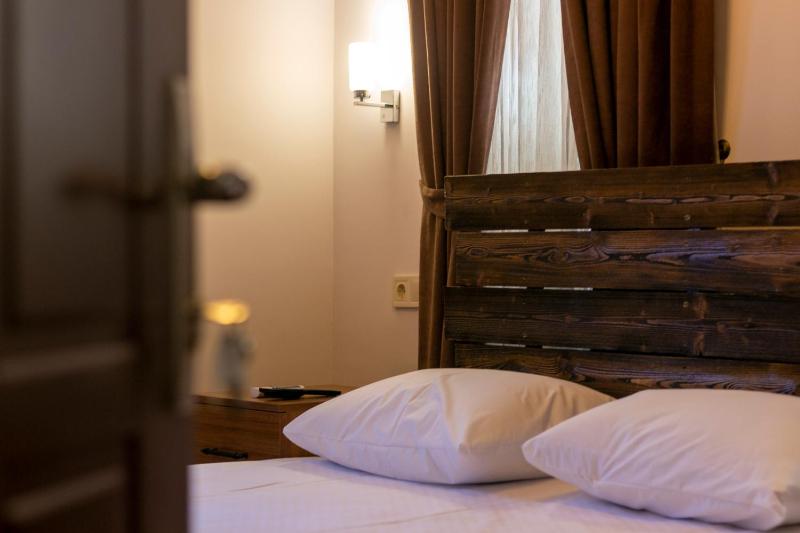 Standard Double Room image 2