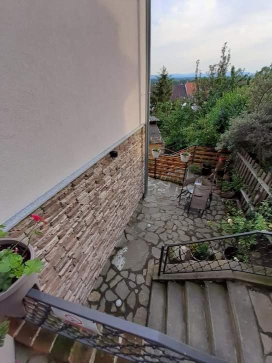 One-Bedroom Apartment image 1