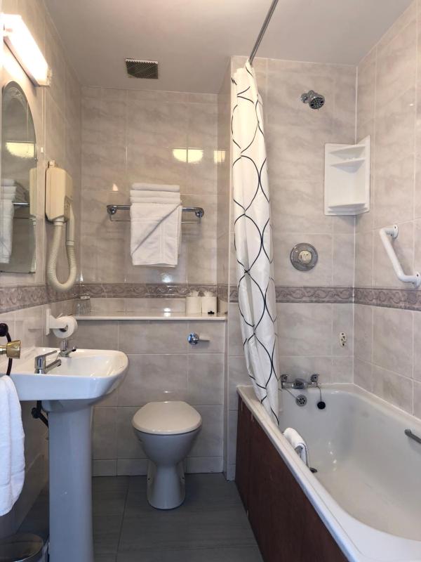 Harveys Guest House - image 10