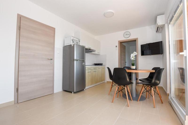 Two-Bedroom Apartment with Terrace and Sea View image 2