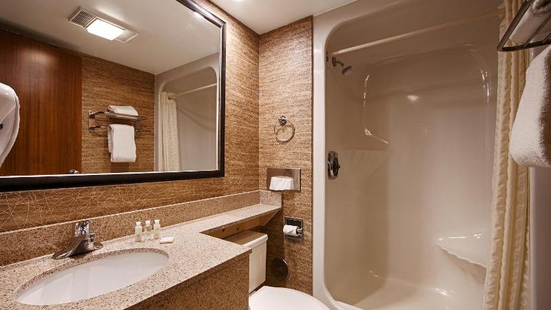 King Suite with Kitchenette - First Floor image 2