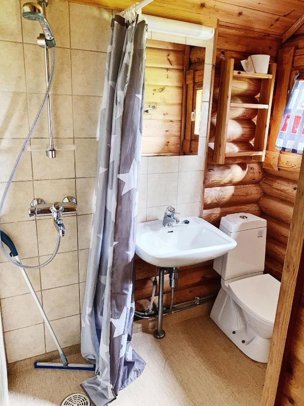 One-Bedroom Cottage - Pets Not Allowed image 2
