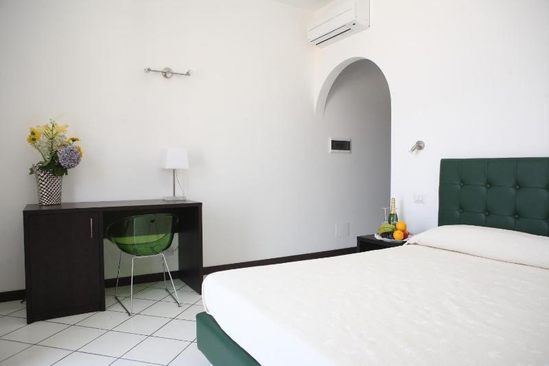 Quadruple Room image 3
