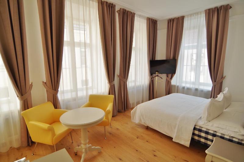 Superior Deluxe Double or Twin Room  image 3