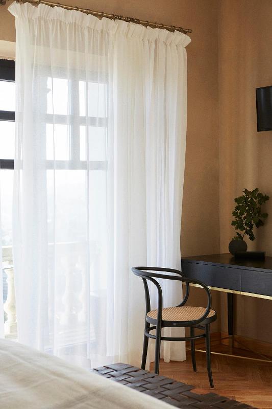 Deluxe Double Room with Bath image 3