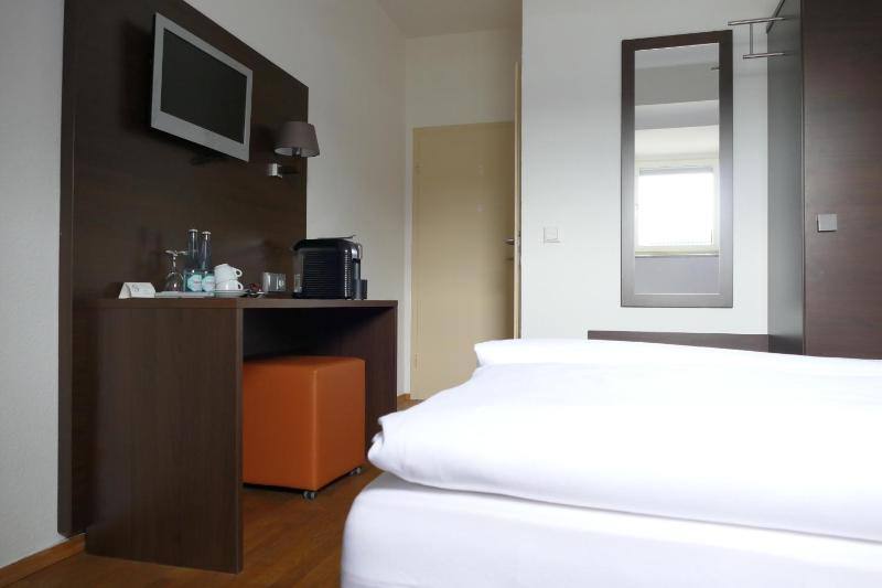 Comfort Double Room image 3