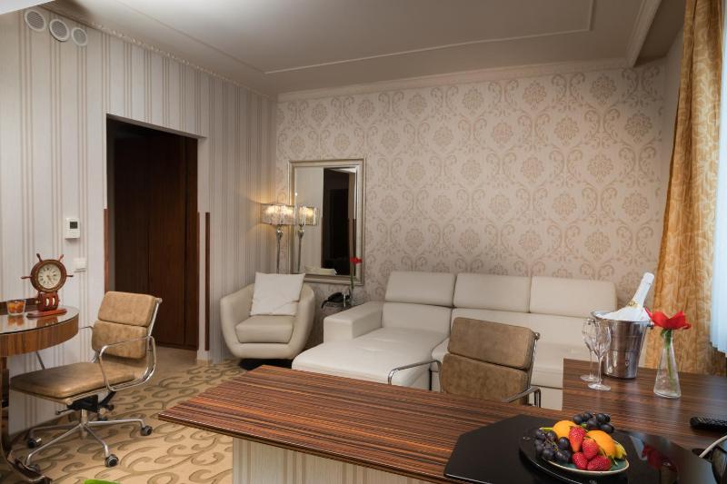 Apartment image 4