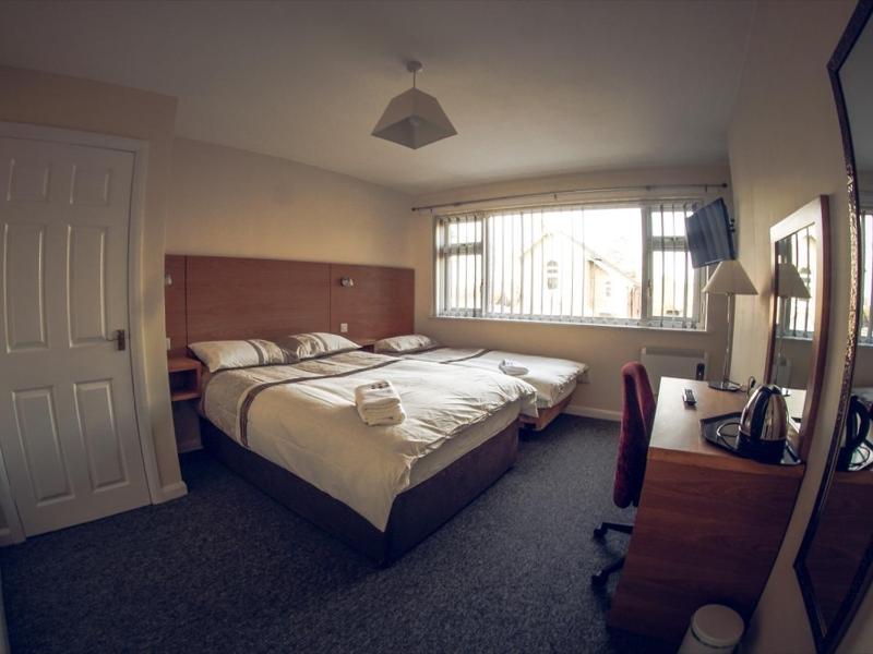 Comfort Triple Room image 3