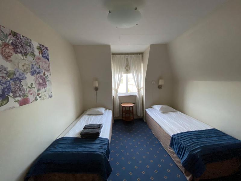 Double or Twin Room image 3