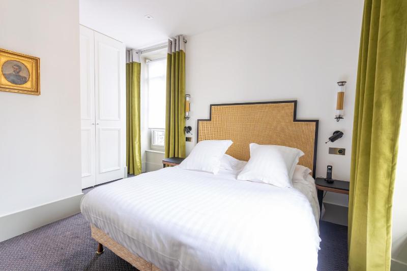 Double Room image 3