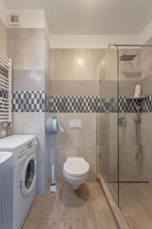 Deluxe One-Bedroom Apartment image 4