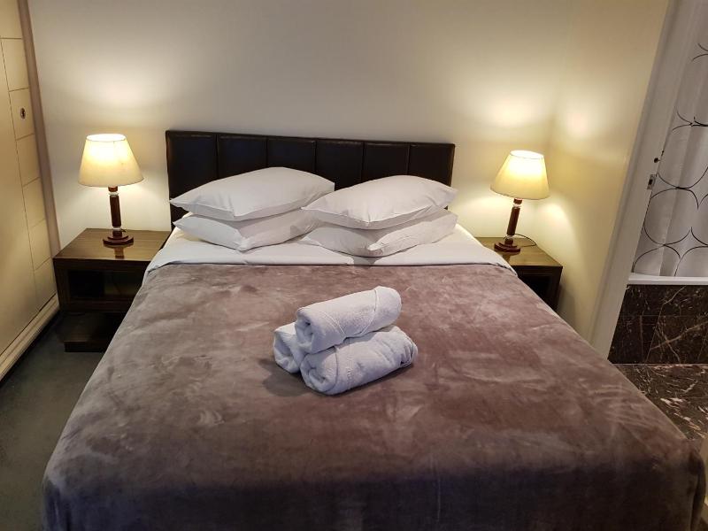One-Bedroom Apartment image 1