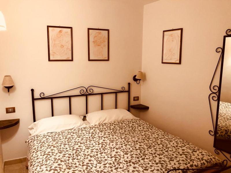 Double Room image 1