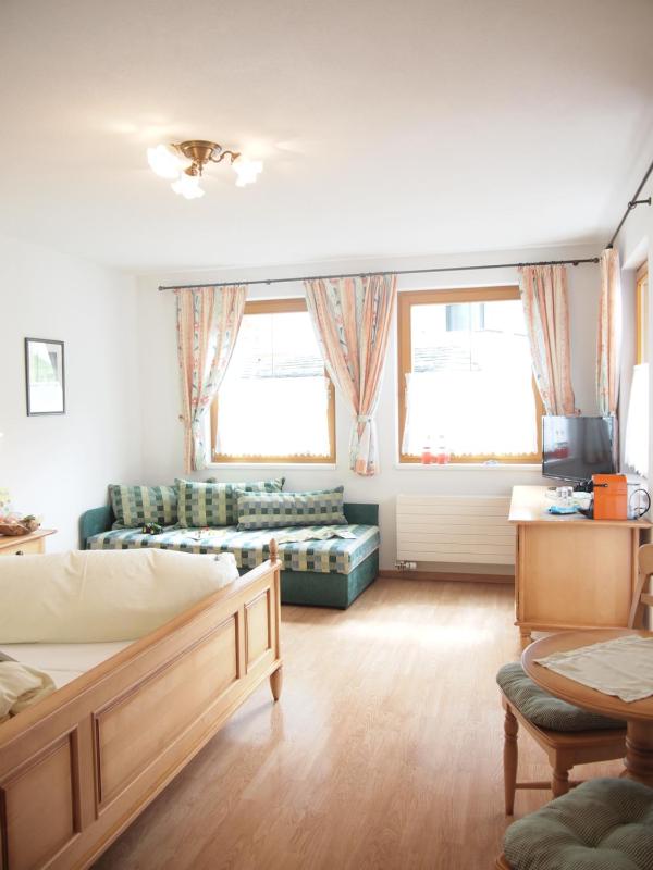 Large Double Room with Balcony image 3