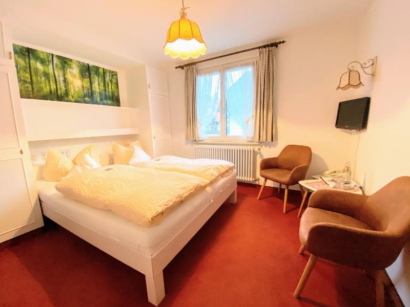 Small Double Room image 1