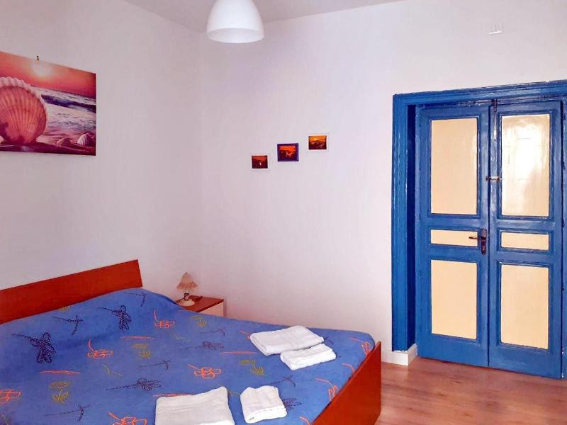 Flamingo Room - image 9