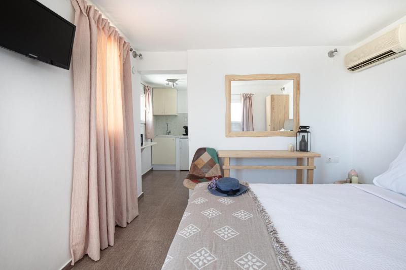 Central Suites Mykonos - image 3