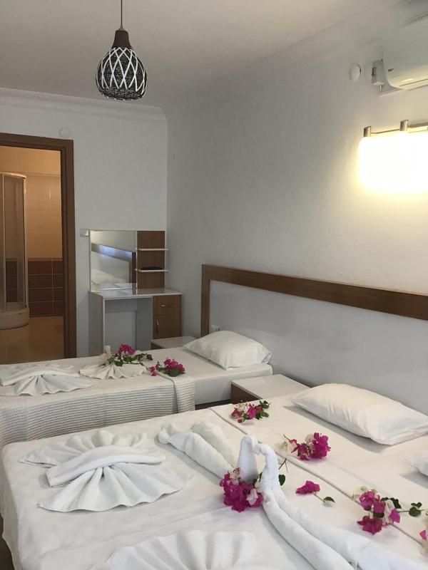 Triple Room image 4