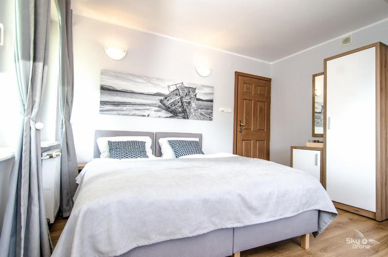 Quadruple Room with Bathroom image 3