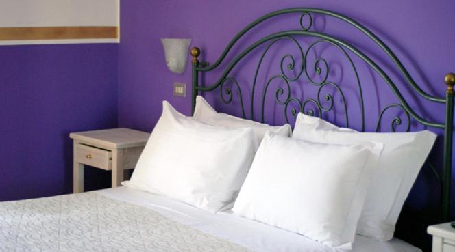 Deluxe Double or Twin Room with Lake View image 3