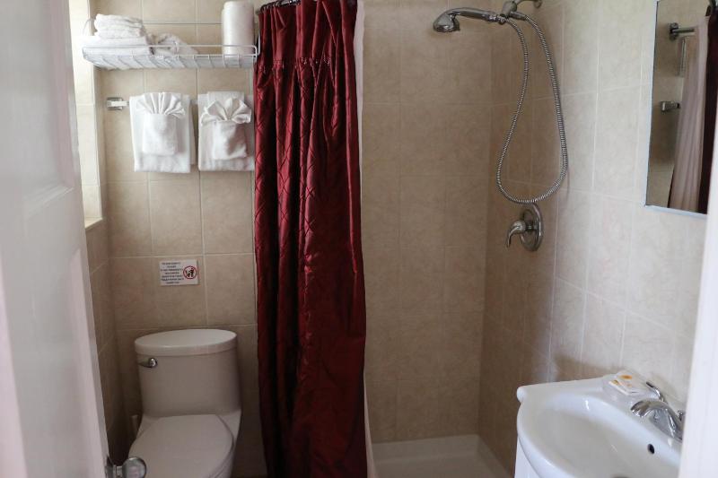 Breakaway Inn Guest House - image 9