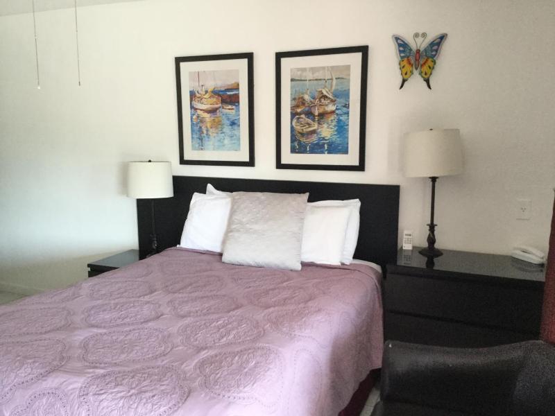 Breakaway Inn Guest House - image 34