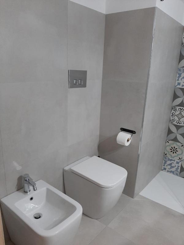 Casa con piscina e vista mare dal giardino - image 44