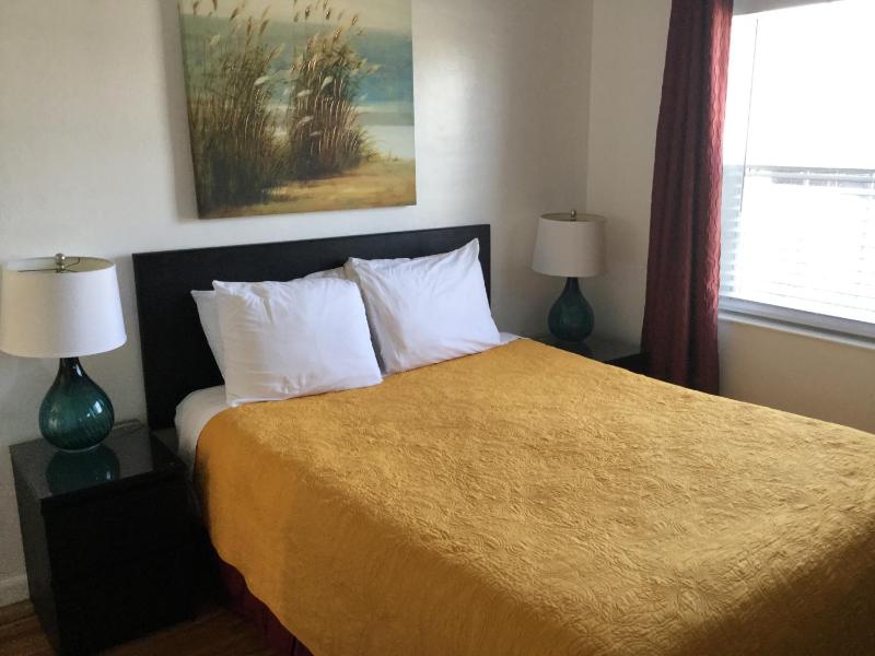 Breakaway Inn Guest House - image 49
