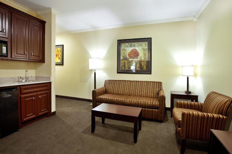 Deluxe King Room - Non-Smoking image 3