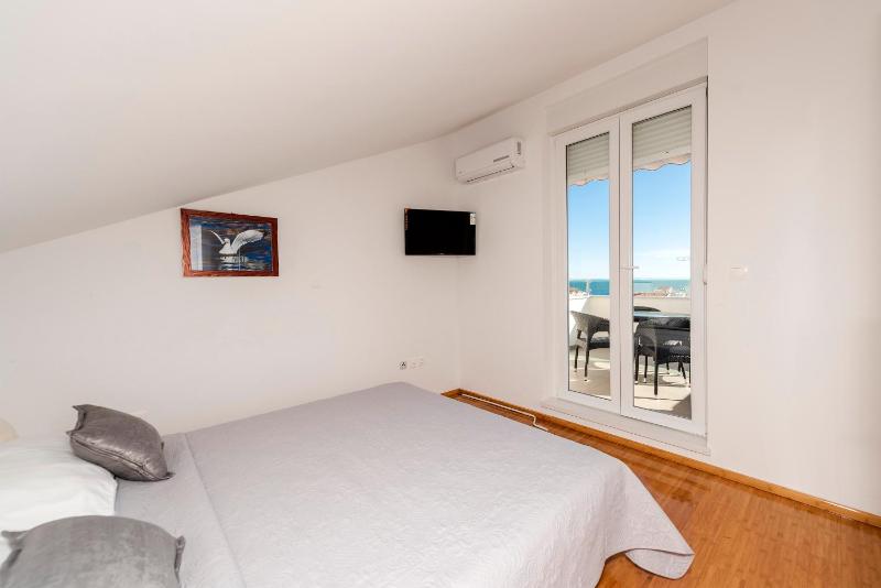 Enna house with private jacuzzi - image 16