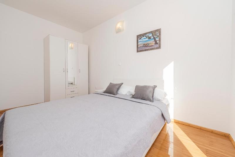 Enna house with private jacuzzi - image 4