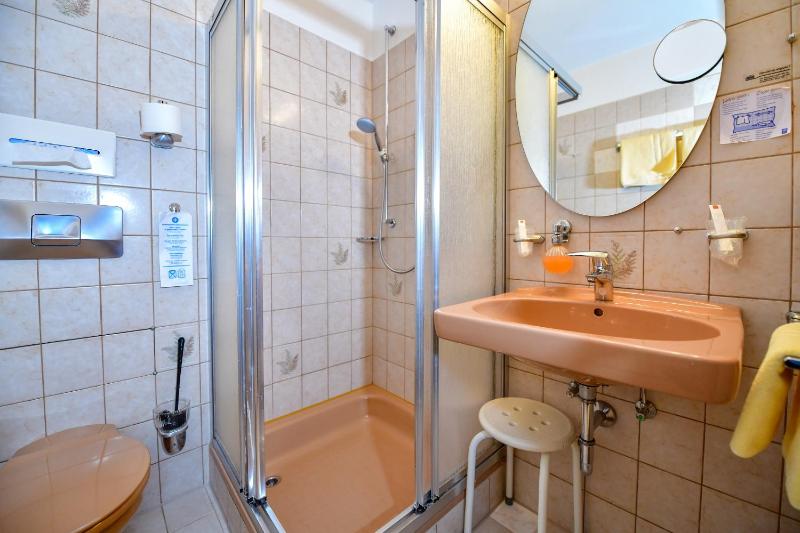Double Room image 2