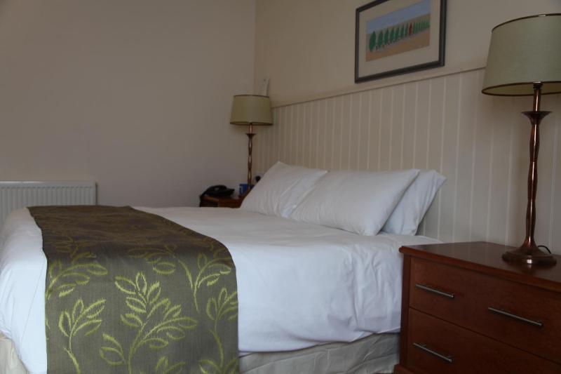 Courtyard Room image 2