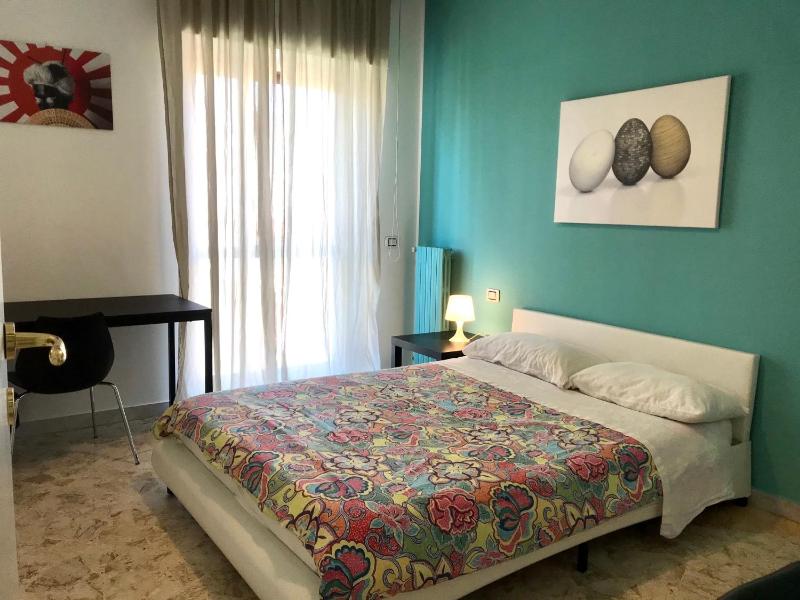 Standard Double Room with Shared Bathroom image 2