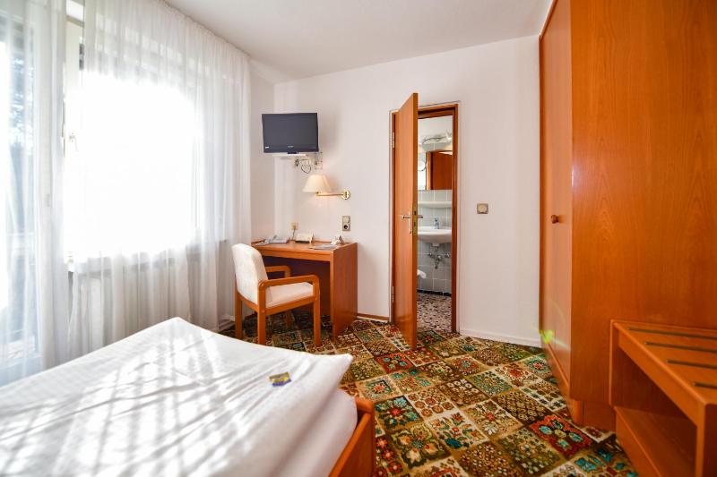 Single Room image 2