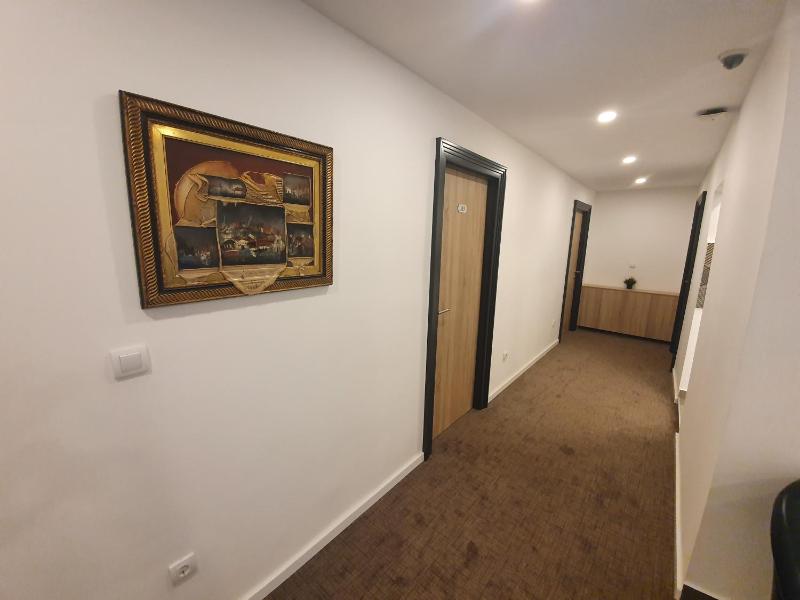 Premium Crown Suites - image 8
