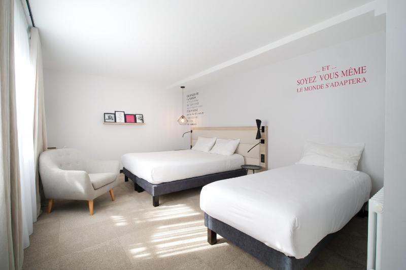 Junior Suite (3 Adults) image 1