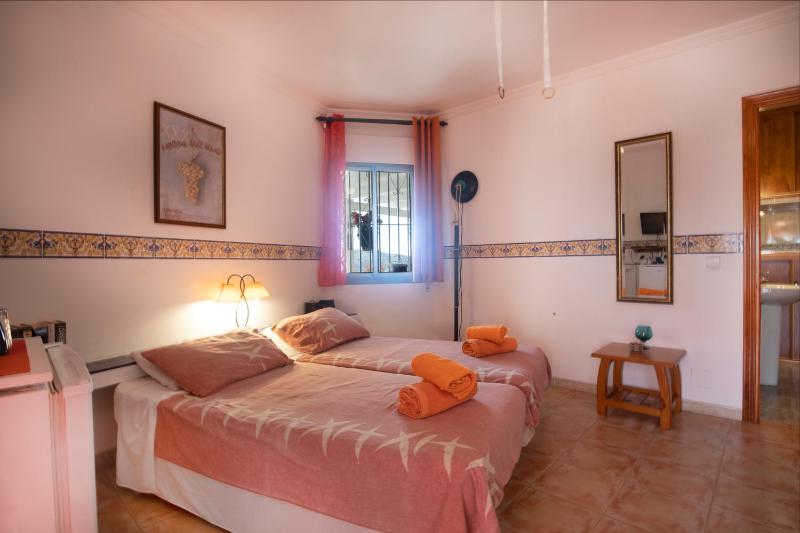 Orange Room image 3
