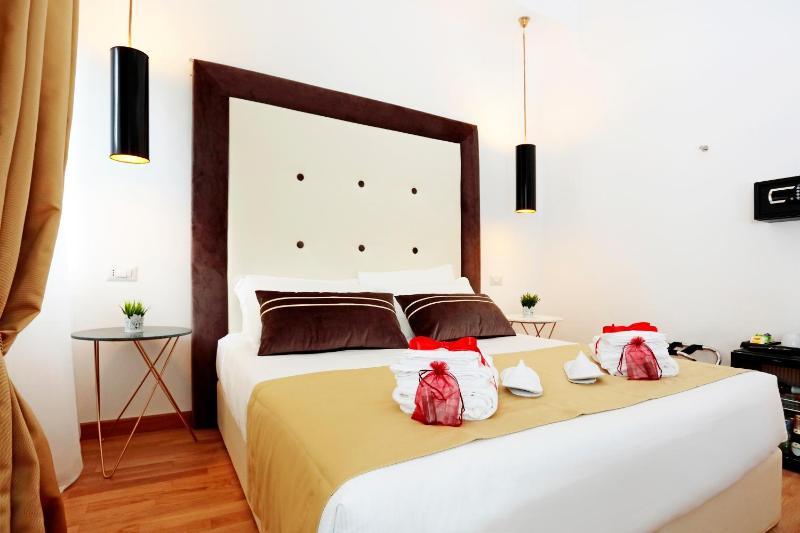 Double or Twin Room image 3