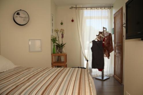 Standard Double Room image 2