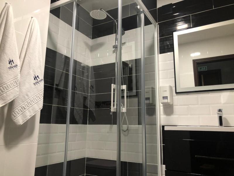Standard Double Suite image 3