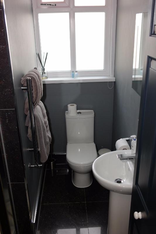 Standard Twin Room image 2