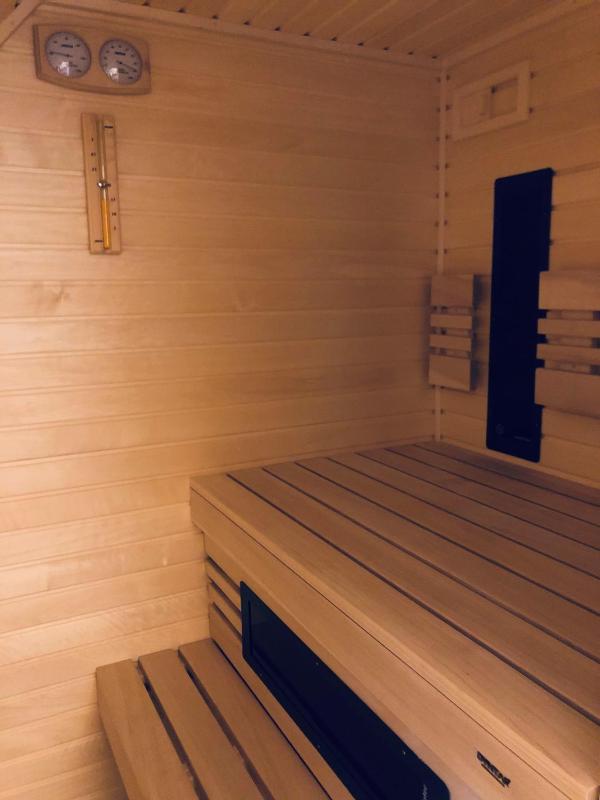 Double Room with Spa Bath image 2