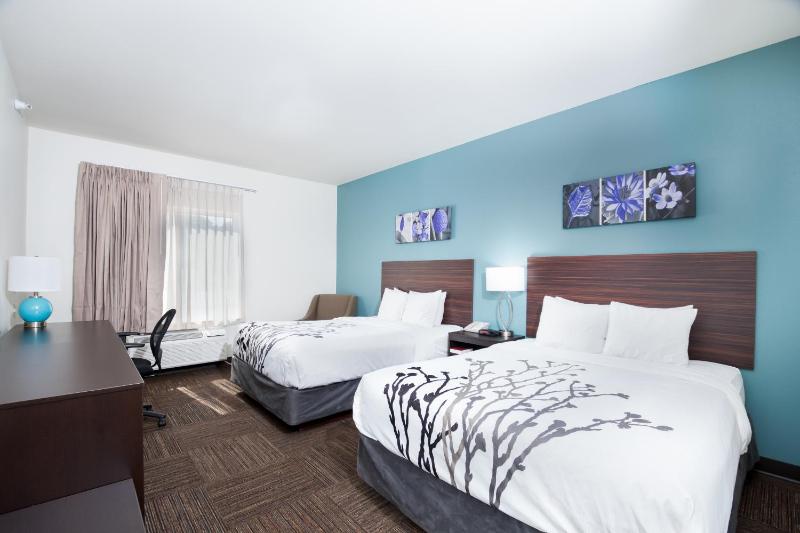 Queen Room with Two Queen Beds image 1