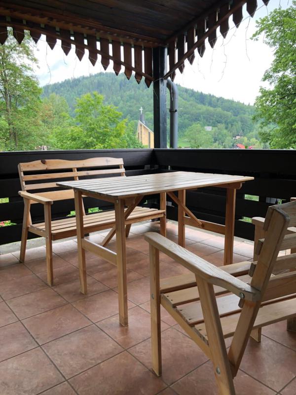 Deluxe Double Room with Balcony image 2