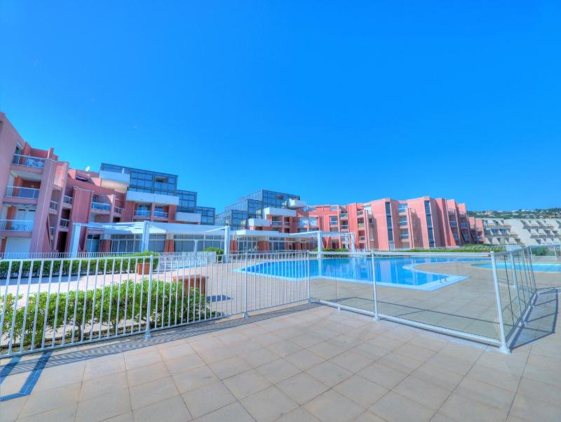 Apartment with Sea View image 3