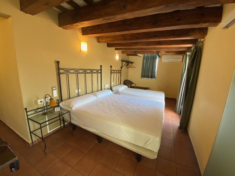 Triple Room image 2