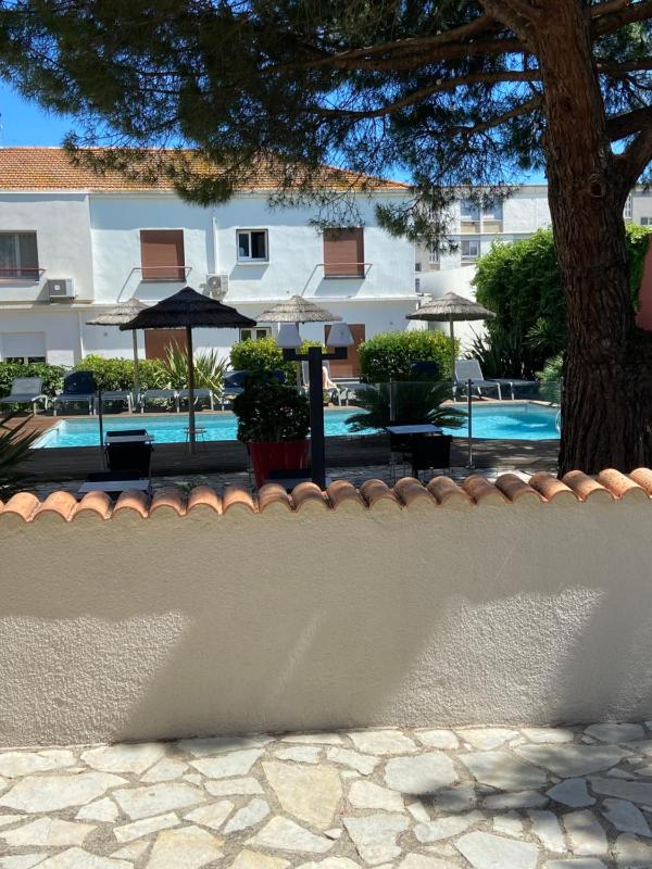 Studio with Pool View image 3