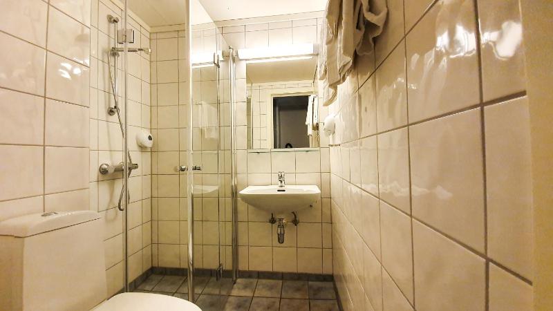 Single Room image 2